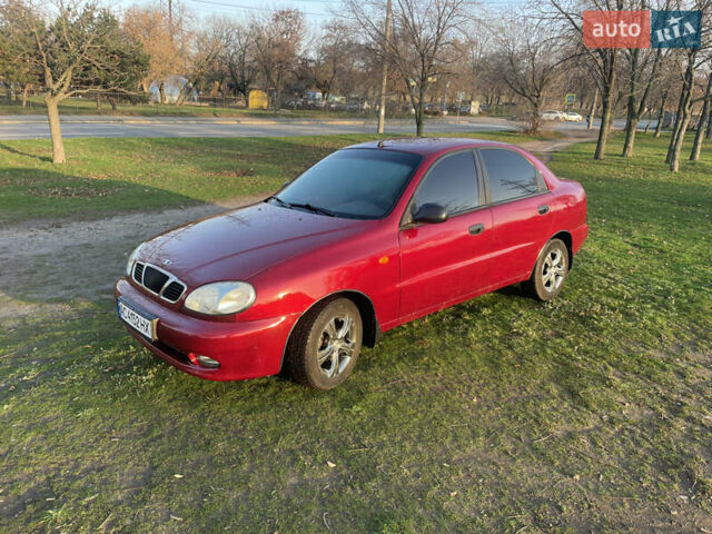 Красный Дэу Ланос, объемом двигателя 1.5 л и пробегом 300 тыс. км за 2999 $, фото 1 на Automoto.ua