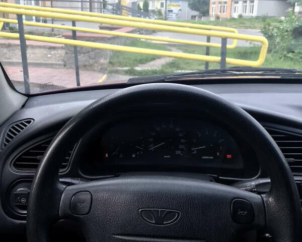 Червоний Деу Ланос, об'ємом двигуна 1.6 л та пробігом 300 тис. км за 2700 $, фото 5 на Automoto.ua