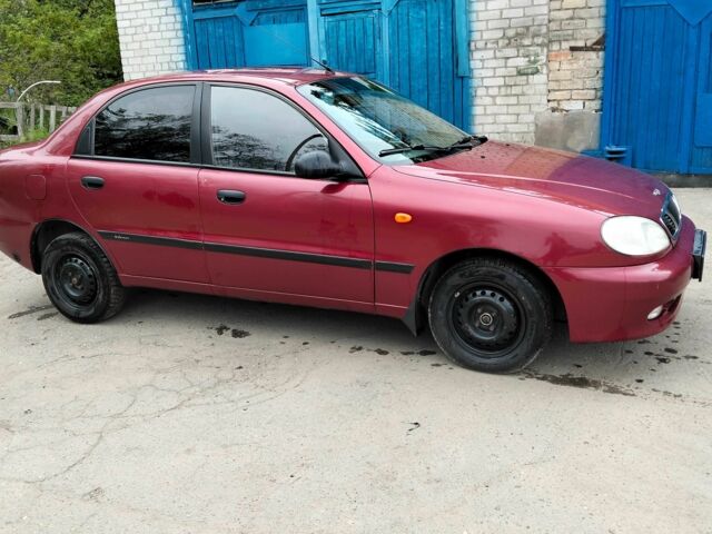Красный Дэу Ланос, объемом двигателя 1.5 л и пробегом 340 тыс. км за 2049 $, фото 1 на Automoto.ua