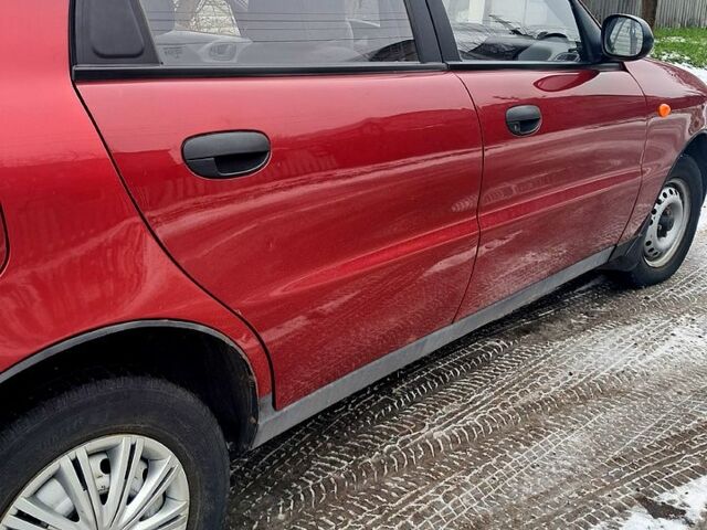 Красный Дэу Ланос, объемом двигателя 1.5 л и пробегом 220 тыс. км за 2100 $, фото 3 на Automoto.ua