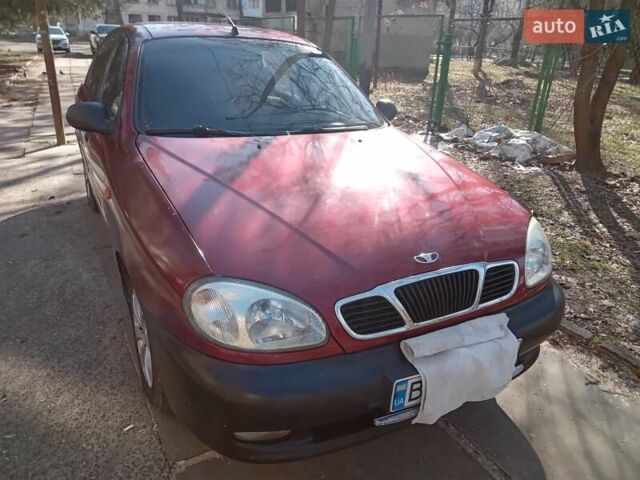 Красный Дэу Ланос, объемом двигателя 1.5 л и пробегом 220 тыс. км за 2700 $, фото 1 на Automoto.ua