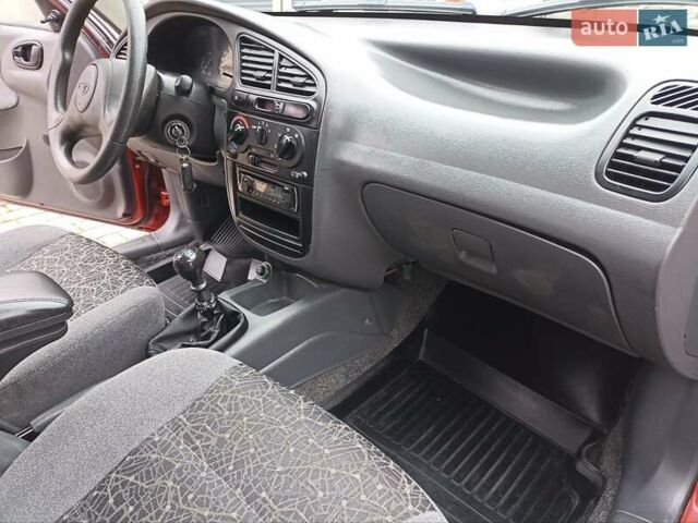 Красный Дэу Ланос, объемом двигателя 15 л и пробегом 170 тыс. км за 2750 $, фото 12 на Automoto.ua