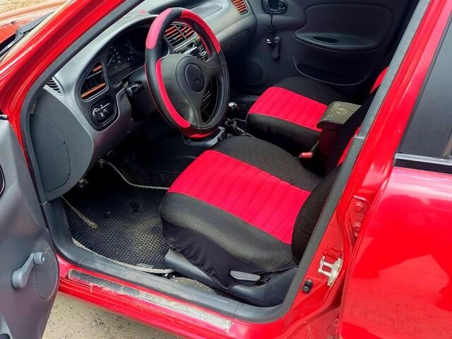 Деу Ланос 2008 у Харкові на Automoto.ua Червоний Деу Ланос, об'ємом двигуна 1.4 л та пробігом 157 тис. км за 2000 $, фото 10 на Automoto.ua