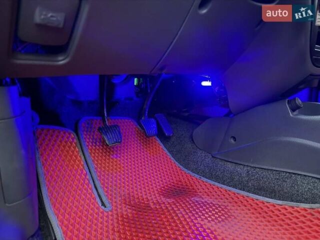 Червоний Деу Ланос, об'ємом двигуна 1.5 л та пробігом 103 тис. км за 3950 $, фото 23 на Automoto.ua