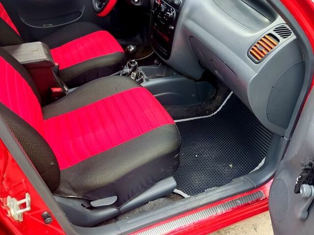 Деу Ланос 2008 у Харкові на Automoto.ua Червоний Деу Ланос, об'ємом двигуна 1.4 л та пробігом 157 тис. км за 2000 $, фото 6 на Automoto.ua