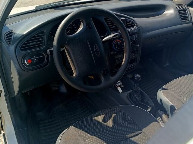Дэу Ланос, объемом двигателя 1.5 л и пробегом 230 тыс. км за 1750 $, фото 4 на Automoto.ua