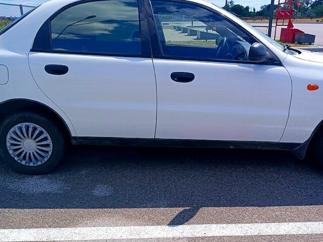 Дэу Ланос, объемом двигателя 1.5 л и пробегом 230 тыс. км за 1750 $, фото 2 на Automoto.ua