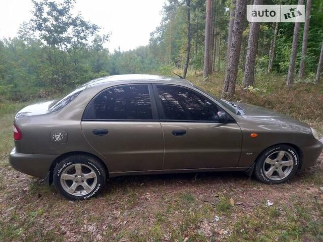 Деу Ланос, об'ємом двигуна 1.6 л та пробігом 285 тис. км за 2000 $, фото 4 на Automoto.ua