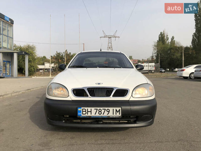 Дэу Ланос, объемом двигателя 1.5 л и пробегом 180 тыс. км за 1999 $, фото 1 на Automoto.ua