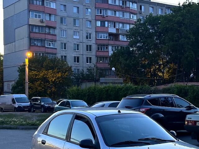 Дэу Ланос, объемом двигателя 15 л и пробегом 180 тыс. км за 1150 $, фото 2 на Automoto.ua