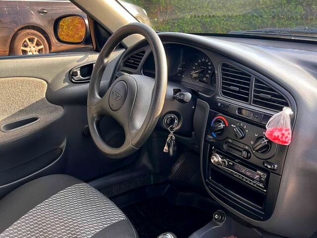 Дэу Ланос, объемом двигателя 1.5 л и пробегом 173 тыс. км за 2400 $, фото 4 на Automoto.ua
