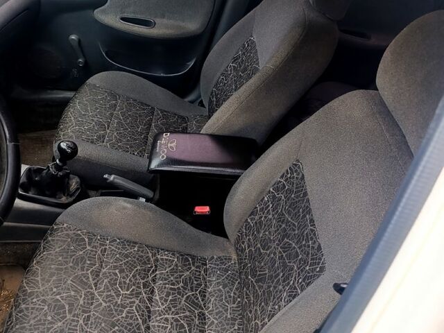 Дэу Ланос, объемом двигателя 1.5 л и пробегом 210 тыс. км за 2000 $, фото 5 на Automoto.ua