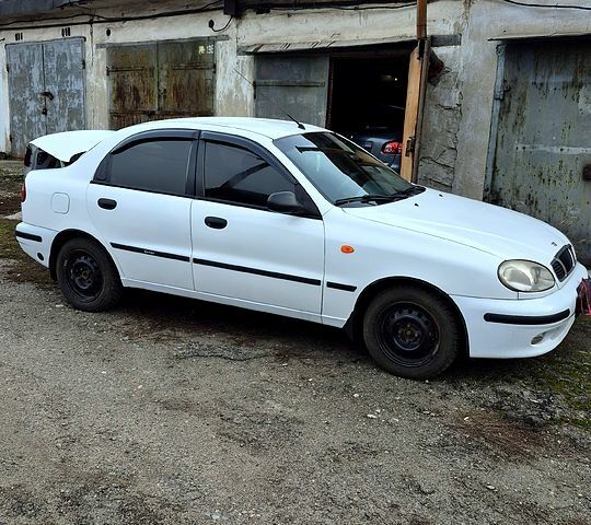 Дэу Ланос, объемом двигателя 1.6 л и пробегом 183 тыс. км за 2200 $, фото 3 на Automoto.ua