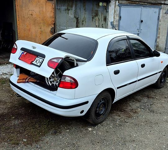 Дэу Ланос, объемом двигателя 1.6 л и пробегом 183 тыс. км за 2200 $, фото 4 на Automoto.ua
