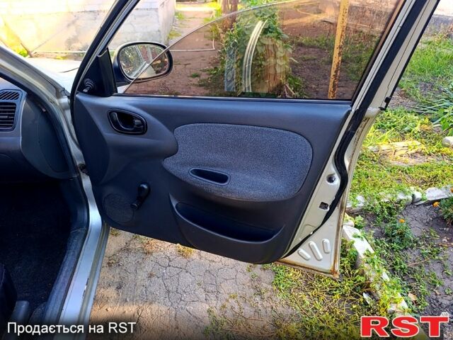 Дэу Ланос, объемом двигателя 1.5 л и пробегом 380 тыс. км за 2000 $, фото 2 на Automoto.ua