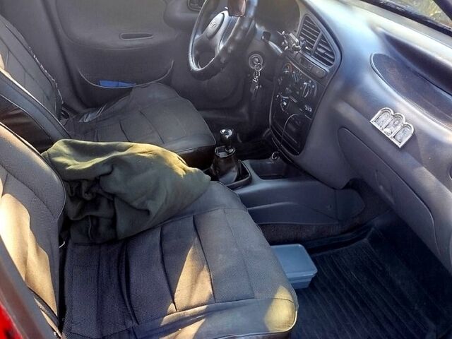 Деу Ланос, об'ємом двигуна 1.4 л та пробігом 266 тис. км за 2000 $, фото 4 на Automoto.ua