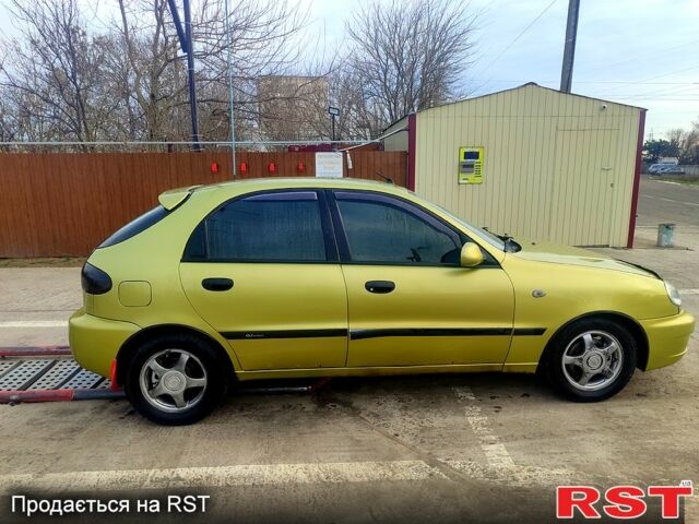 Жовтий Деу Ланос, об'ємом двигуна 1.5 л та пробігом 333 тис. км за 1500 $, фото 1 на Automoto.ua