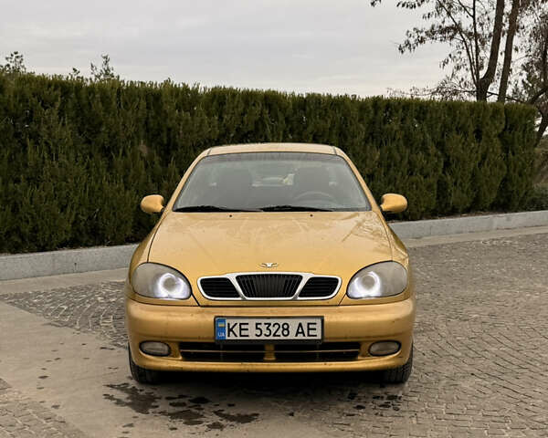 Желтый Дэу Ланос, объемом двигателя 1.5 л и пробегом 167 тыс. км за 2300 $, фото 1 на Automoto.ua