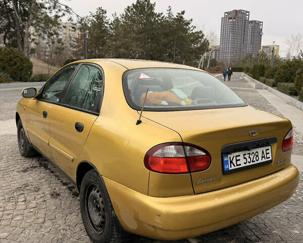 Желтый Дэу Ланос, объемом двигателя 1.5 л и пробегом 167 тыс. км за 2300 $, фото 4 на Automoto.ua