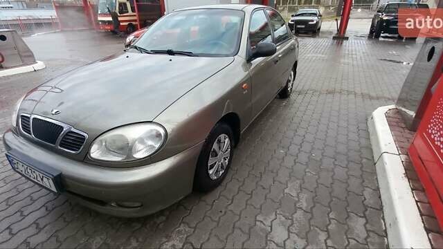 Желтый Дэу Ланос, объемом двигателя 1.5 л и пробегом 201 тыс. км за 1800 $, фото 4 на Automoto.ua