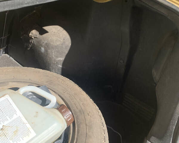 Жовтий Деу Ланос, об'ємом двигуна 1.6 л та пробігом 164 тис. км за 2400 $, фото 9 на Automoto.ua