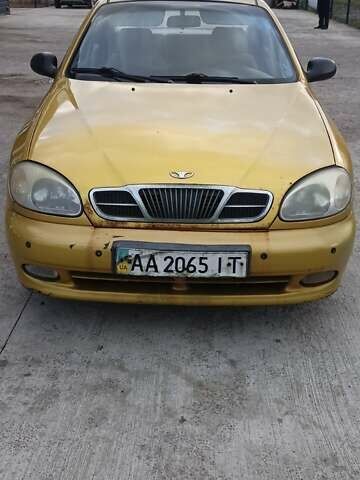Дэу Ланос 2002 в Киеве на Automoto.ua Желтый Дэу Ланос, объемом двигателя 1.5 л и пробегом 273 тыс. км за 2100 $, фото 1 на Automoto.ua