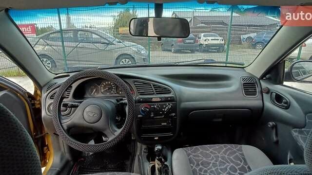 Дэу Ланос 2002 в Киеве на Automoto.ua Желтый Дэу Ланос, объемом двигателя 1.5 л и пробегом 273 тыс. км за 2100 $, фото 4 на Automoto.ua