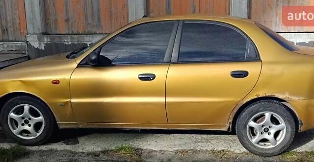 Желтый Дэу Ланос, объемом двигателя 1.5 л и пробегом 272 тыс. км за 2000 $, фото 1 на Automoto.ua
