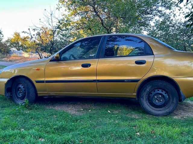 Желтый Дэу Ланос, объемом двигателя 1.5 л и пробегом 450 тыс. км за 1380 $, фото 2 на Automoto.ua