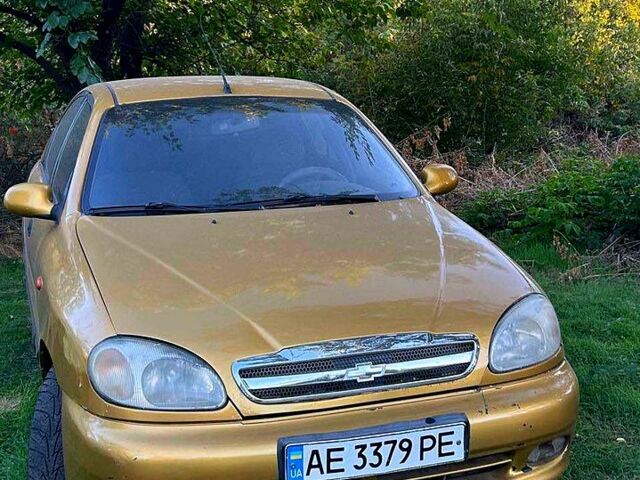 Желтый Дэу Ланос, объемом двигателя 1.5 л и пробегом 450 тыс. км за 1380 $, фото 3 на Automoto.ua