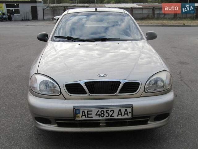 Дэу Ланос 2004 в Днепре (Днепропетровске) на Automoto.ua Желтый Дэу Ланос, объемом двигателя 1.5 л и пробегом 147 тыс. км за 3500 $, фото 3 на Automoto.ua