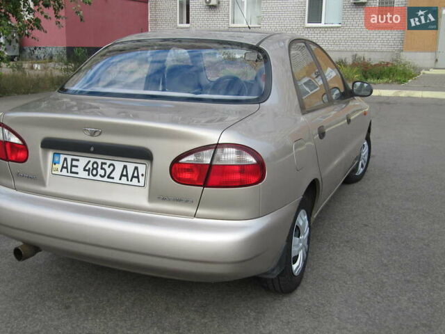 Дэу Ланос 2004 в Днепре (Днепропетровске) на Automoto.ua Желтый Дэу Ланос, объемом двигателя 1.5 л и пробегом 147 тыс. км за 3500 $, фото 4 на Automoto.ua
