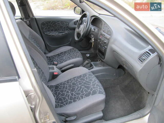 Дэу Ланос 2004 в Днепре (Днепропетровске) на Automoto.ua Желтый Дэу Ланос, объемом двигателя 1.5 л и пробегом 147 тыс. км за 3500 $, фото 13 на Automoto.ua