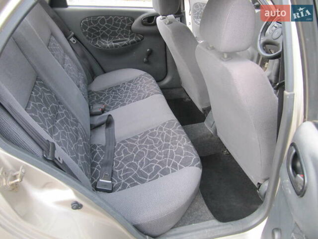 Дэу Ланос 2004 в Днепре (Днепропетровске) на Automoto.ua Желтый Дэу Ланос, объемом двигателя 1.5 л и пробегом 147 тыс. км за 3500 $, фото 12 на Automoto.ua