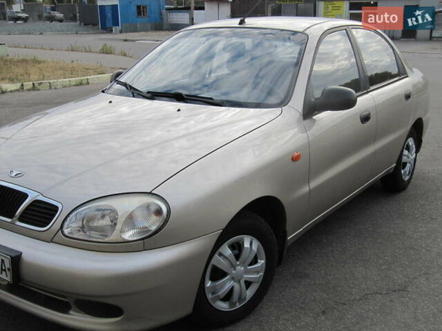 Дэу Ланос 2004 в Днепре (Днепропетровске) на Automoto.ua Желтый Дэу Ланос, объемом двигателя 1.5 л и пробегом 147 тыс. км за 3500 $, фото 1 на Automoto.ua