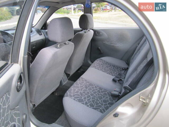 Дэу Ланос 2004 в Днепре (Днепропетровске) на Automoto.ua Желтый Дэу Ланос, объемом двигателя 1.5 л и пробегом 147 тыс. км за 3500 $, фото 10 на Automoto.ua