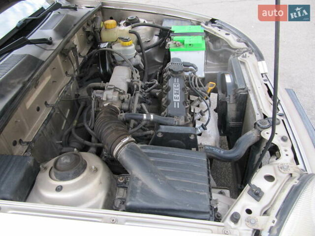 Дэу Ланос 2004 в Днепре (Днепропетровске) на Automoto.ua Желтый Дэу Ланос, объемом двигателя 1.5 л и пробегом 147 тыс. км за 3500 $, фото 7 на Automoto.ua