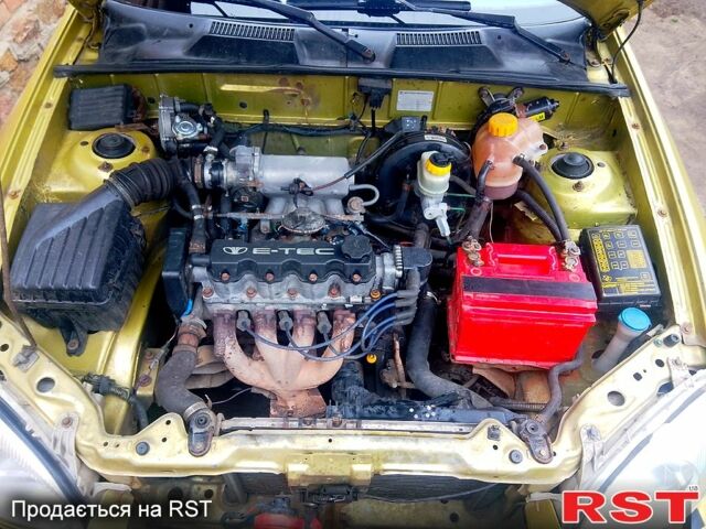 Жовтий Деу Ланос, об'ємом двигуна 1.5 л та пробігом 300 тис. км за 1000 $, фото 2 на Automoto.ua