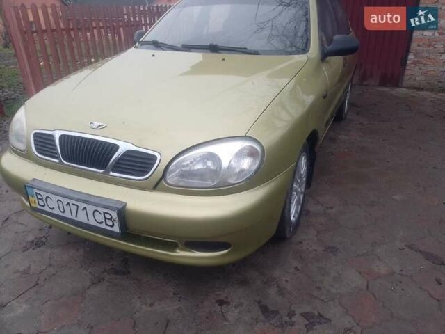 Желтый Дэу Ланос, объемом двигателя 1.5 л и пробегом 190 тыс. км за 1750 $, фото 1 на Automoto.ua