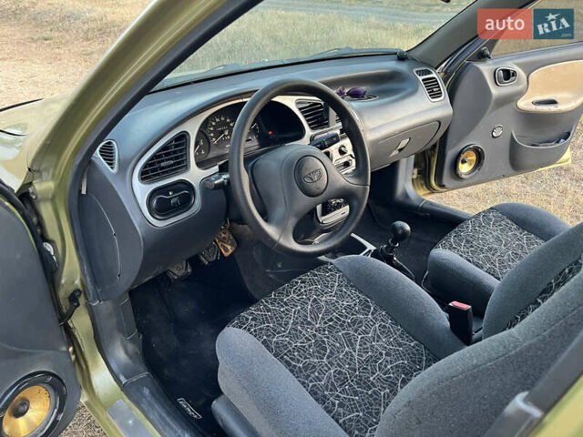 Жовтий Деу Ланос, об'ємом двигуна 1.5 л та пробігом 133 тис. км за 2500 $, фото 8 на Automoto.ua