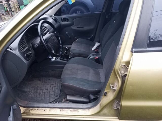 Жовтий Деу Ланос, об'ємом двигуна 1.5 л та пробігом 3 тис. км за 1700 $, фото 6 на Automoto.ua
