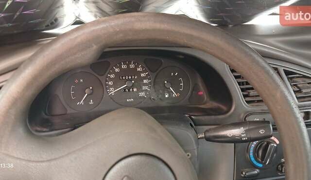 Жовтий Деу Ланос, об'ємом двигуна 1.5 л та пробігом 141 тис. км за 3200 $, фото 1 на Automoto.ua