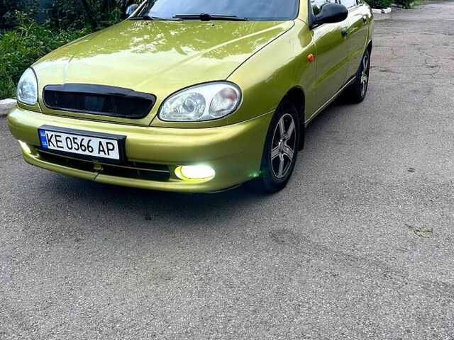 Желтый Дэу Ланос, объемом двигателя 1.5 л и пробегом 247 тыс. км за 3500 $, фото 2 на Automoto.ua