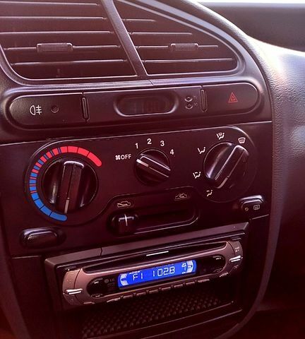 Жовтий Деу Ланос, об'ємом двигуна 1.4 л та пробігом 119 тис. км за 2450 $, фото 5 на Automoto.ua