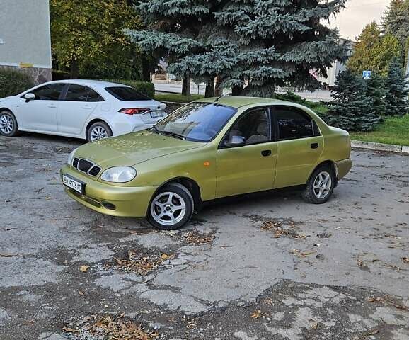 Желтый Дэу Ланос, объемом двигателя 1.5 л и пробегом 200 тыс. км за 1550 $, фото 2 на Automoto.ua