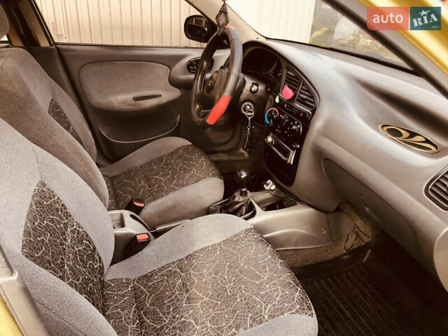 Жовтий Деу Ланос, об'ємом двигуна 1.39 л та пробігом 240 тис. км за 1700 $, фото 13 на Automoto.ua