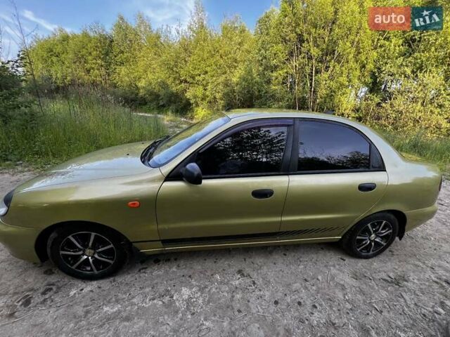 Желтый Дэу Ланос, объемом двигателя 1.5 л и пробегом 100 тыс. км за 2200 $, фото 3 на Automoto.ua