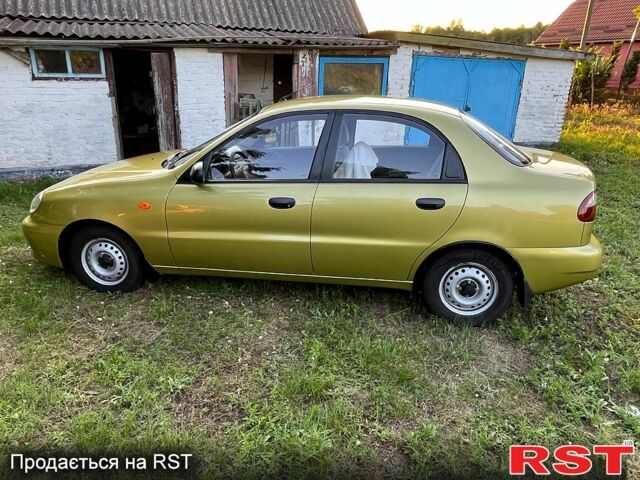 Желтый Дэу Ланос, объемом двигателя 1.5 л и пробегом 43 тыс. км за 4500 $, фото 5 на Automoto.ua
