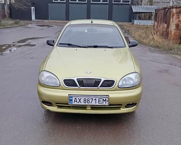 Желтый Дэу Ланос, объемом двигателя 1.39 л и пробегом 195 тыс. км за 2200 $, фото 1 на Automoto.ua