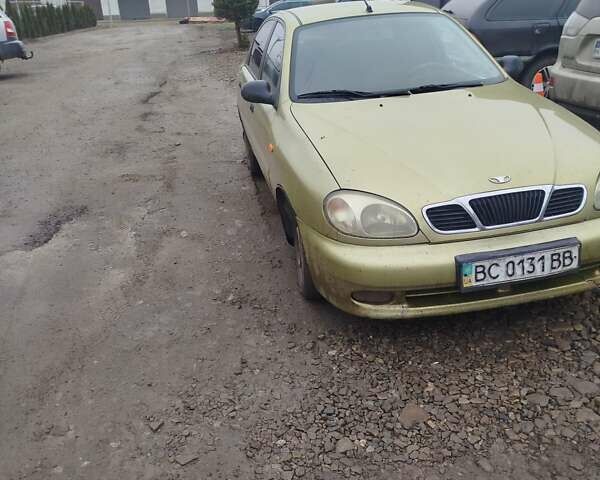 Желтый Дэу Ланос, объемом двигателя 1.5 л и пробегом 200 тыс. км за 1300 $, фото 1 на Automoto.ua